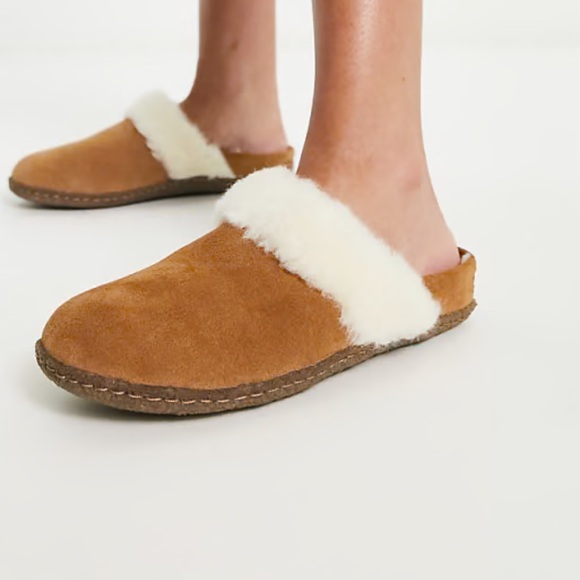 Sorel Shoes - SOREL NWOB Ladies Nakiska Slippers in Tan